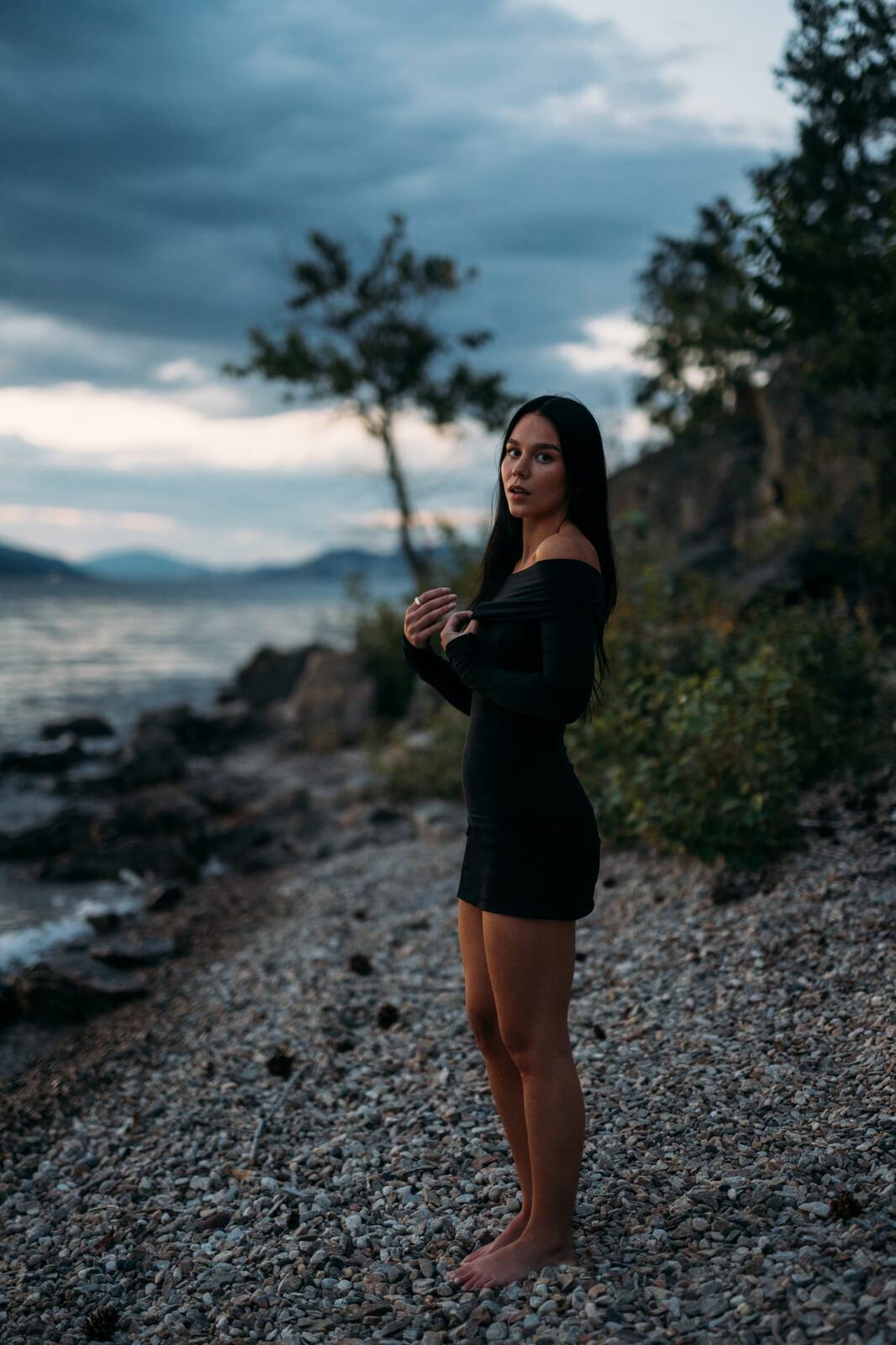 Shaylin at Bertram portraits story frame 28: A large Bertram session with water, green shade, outfit changes and Okanagan location detail that gives the story a clear place.