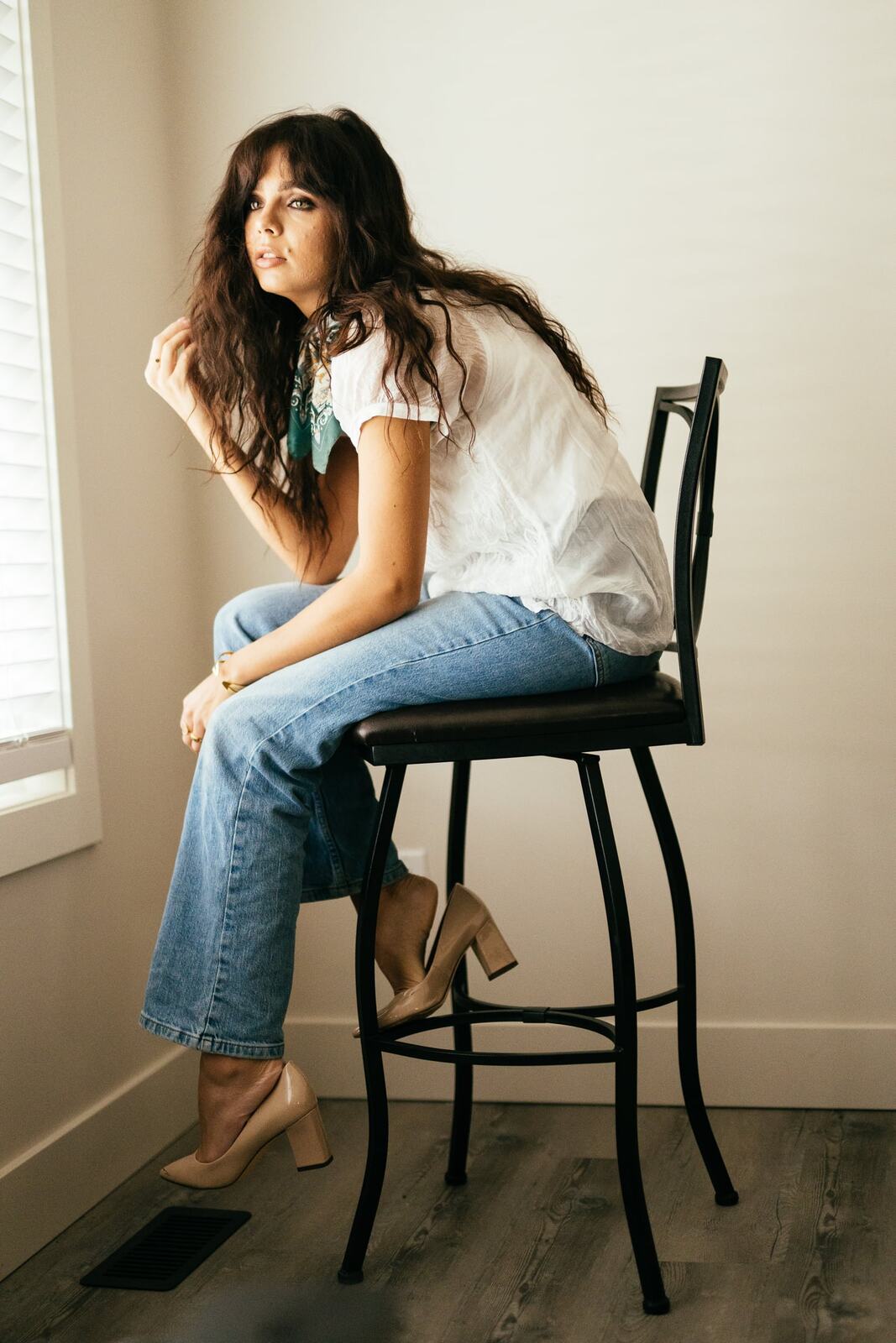 Sunny in Soft Indoor Light portraits story frame 14: A polished Sunny portrait set with a softer editorial feel.